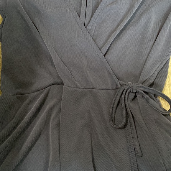 Alya S navy front tie deep v top - Picture 3 of 3